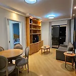 Apartamento Com Sacada Perto Shopping Ibirapuera