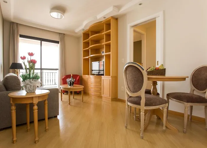 Apartamento Com Sacada Perto Shopping Ibirapuera